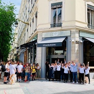 Ouverture de la franchise de restaurant sur l'Avenue de la République à Lyon